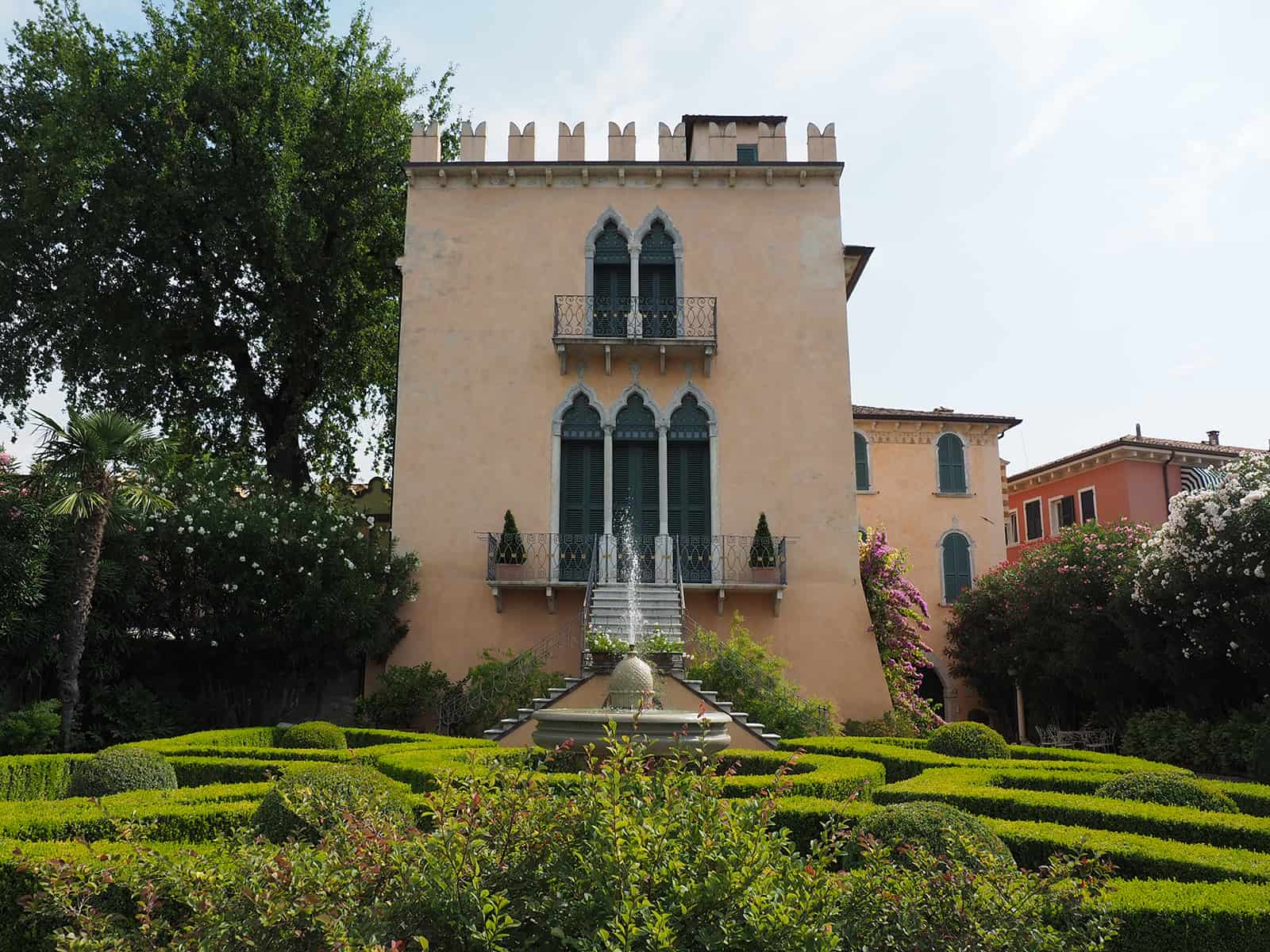 Palazzo in Bardolino. Olympus OM-D E-M10 Mark III in der Praxis.
