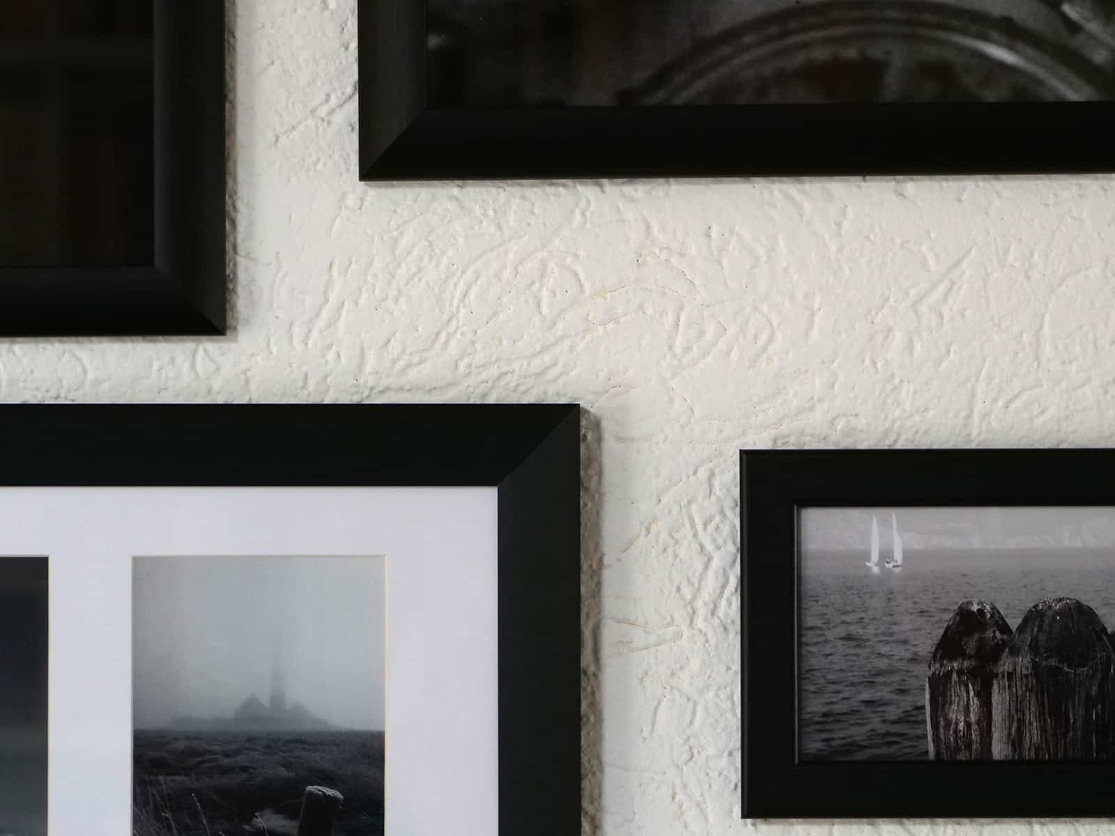 Bilderrahmen an der Wand, Ausschnitt